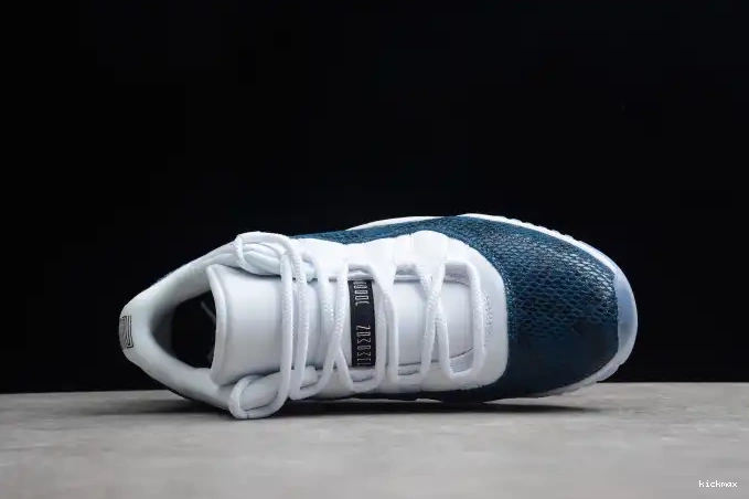Cheap MAX Snakeskin Blue Navy CD6846-102 Low Jordan Air 11 0413